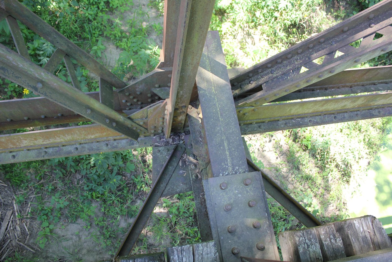 Lower connection